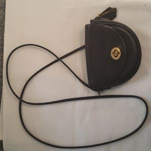 Awesome vintage Coach crossbody